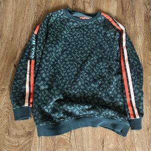 White Fox Boutique Women’s Sweatshirt Small